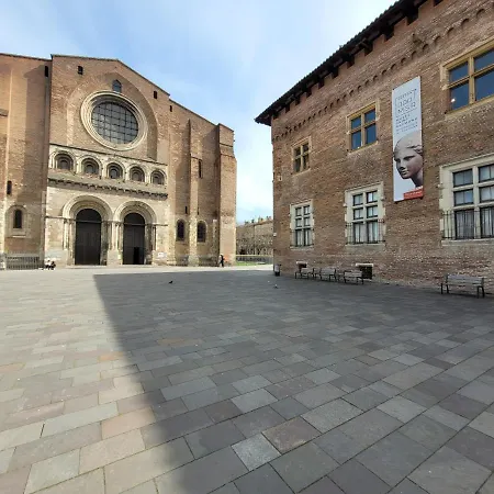 Appartement - Basilique St-sernin------- Netflix